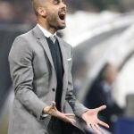 Guardiola, multado con 15.000 euros por insultar a un árbitro