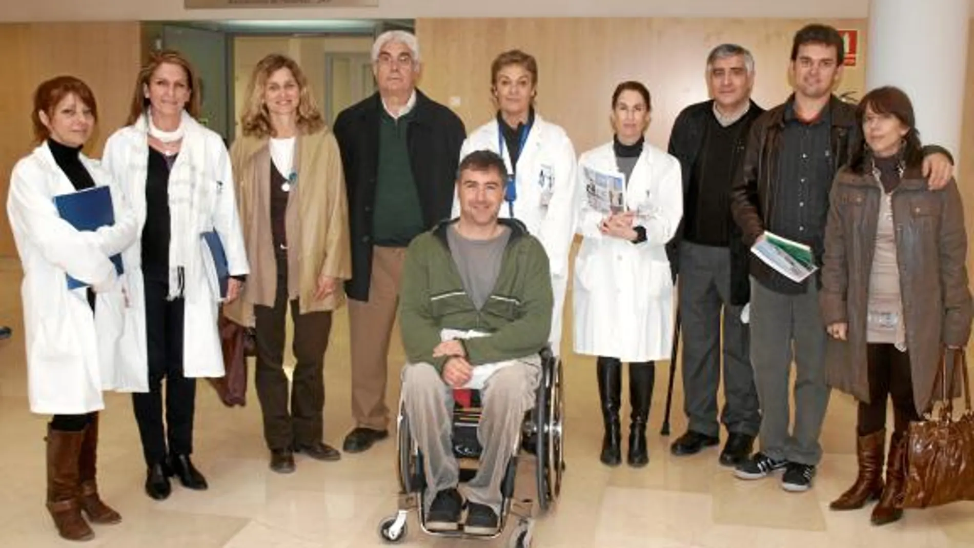Miembros de las asociaciones de pacientes Cocemfe, Avapace, Cermi y Hospi-Esport visitaron La Fe de la mano de los representantes del SAIP