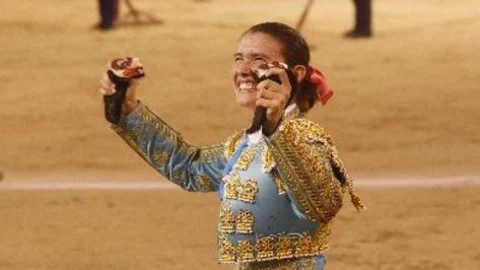 Conchi Ríos pasea las dos orejas en las nocturnas de Las Ventas