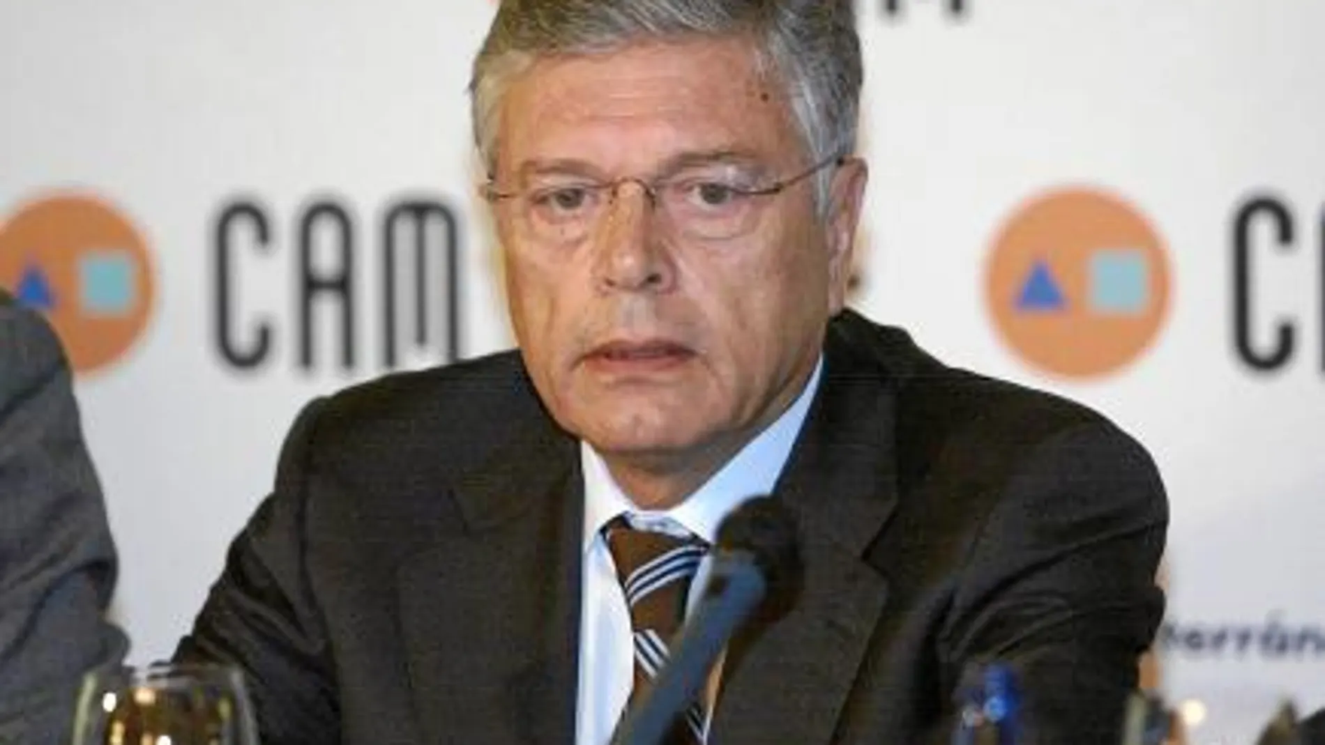 El presidente de la CAM, Modesto Crespo, en una foto de archivo durante una presentación de resultados de la caja