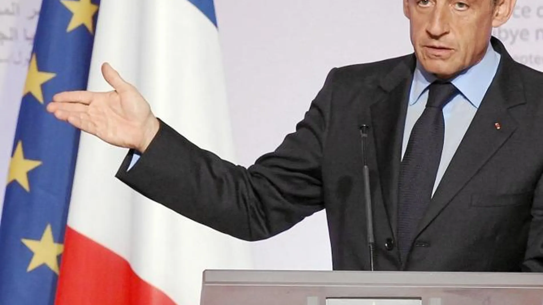 Sarkozy ha empezado a sondear a los líderes parlamentarios para aprobar el techo de gasto