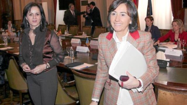 La consejera Silvia Clemente, junto a Rosa Aguilar, participa en el Consejo Consultivo de Política Agrícola