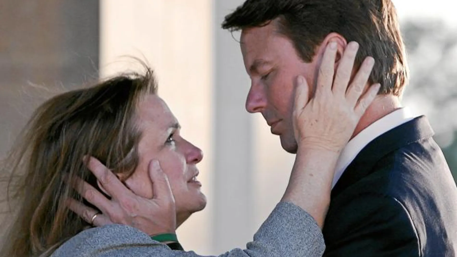 John Edwards y su esposa Elizabeth, ya fallecida, en una fotografía de 2007