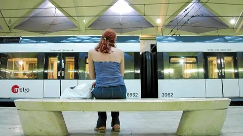 El metro liberará taquilleros para atender en los vagones y andenes