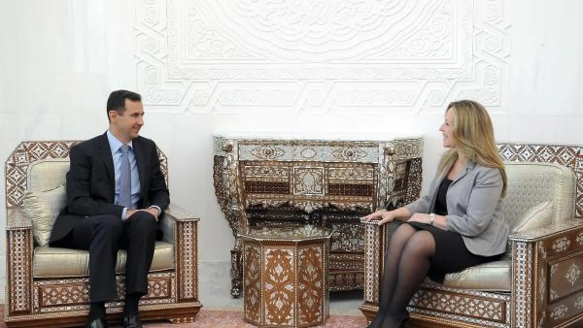 Trinidad Jiménez se reunió hoy con Bashar al-Assad en Damasco