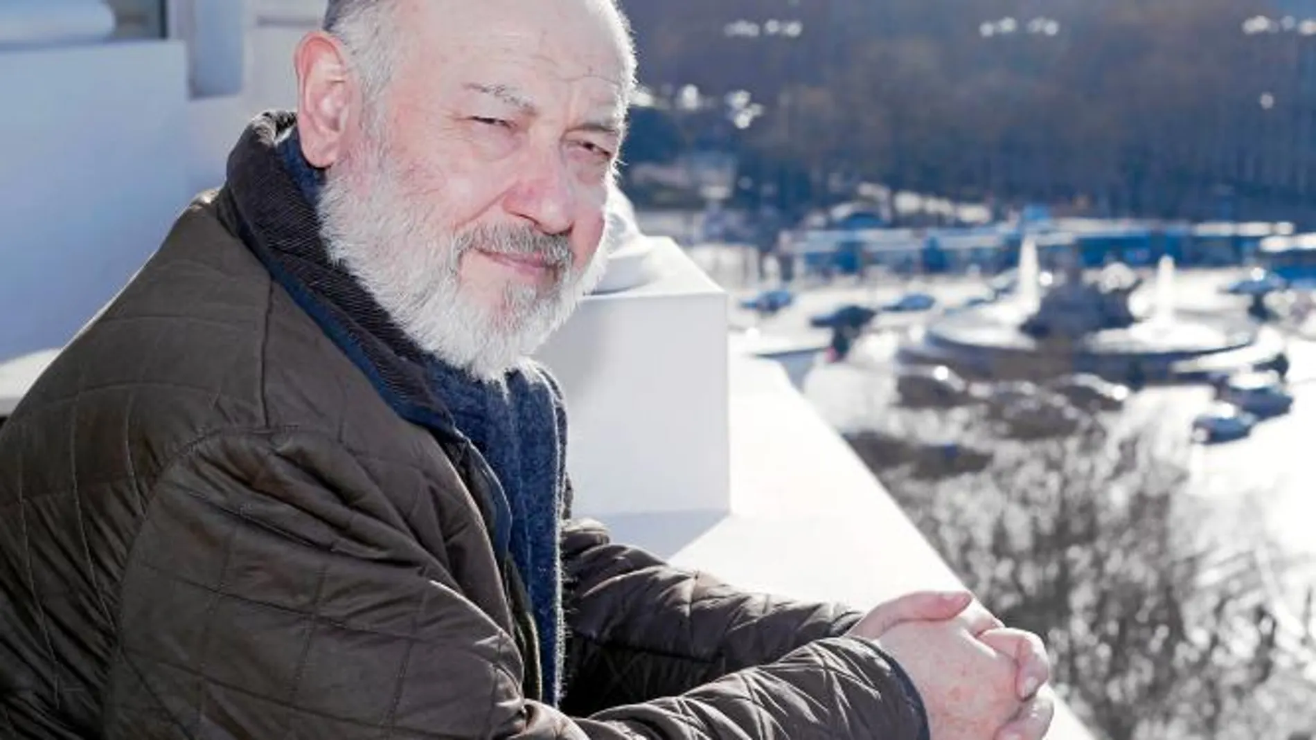 Juan Eslava Galán: «El cinturón de castidad es un mito»