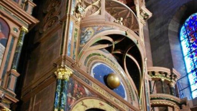 El reloj astronómico de la catedral de Estrasburgo testimonia la pasión histórica del cristianismo por la medición científica del tiempo.