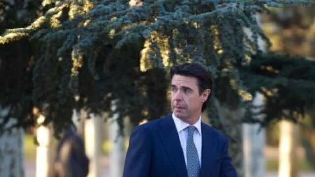 Soria plantea que las eléctricas paguen parte de las renovables