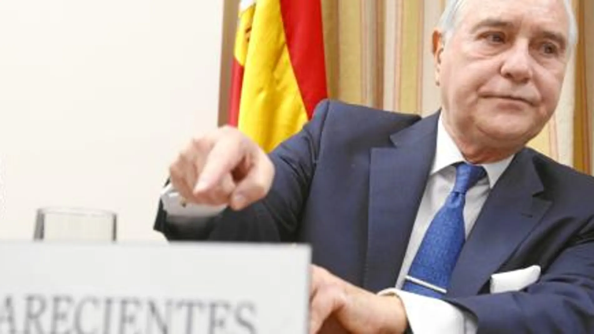 Carlos Dívar, presidente del CGPJ, quiere que los partidos escuchen las preocupaciones del mundo judicial