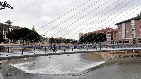 El río Segura a su paso por el centro de la ciudad de Murcia