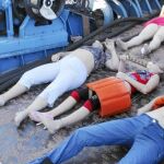 Imagen facilitada por el Ministerio de Emergencias de Tatarstán que muestra los cadáveres de cuatro víctimas del naufragio