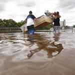 Un joven australiano sacrefica su vida para salvar a su hermano en las inundaciones