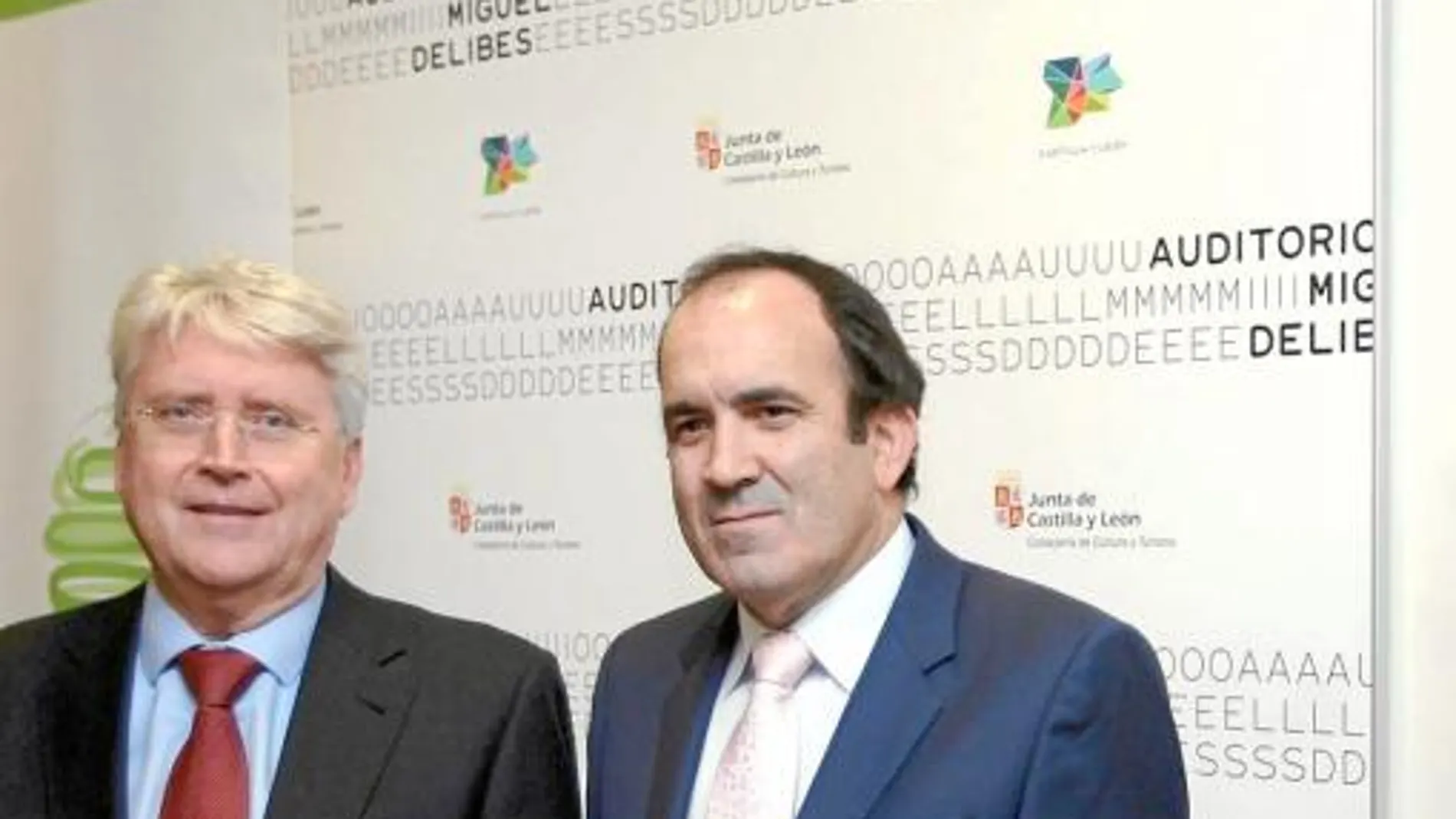 El consejero delegado del Grupo El Árbol, Juan Pascual, junto al director financiero de la compañía, Juan Carlos Rebollo, ayer en Valladolid