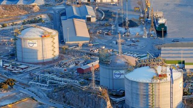 Imagen del Valle de Escombreras, donde se encuentra ubicada la planta de Repsol, uno de los grandes motores de la economía regional