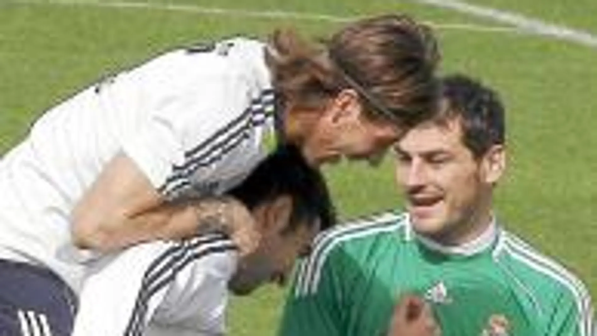 HIGUAÍN, Ramos y Casillas, distendidos durante un entrenamiento