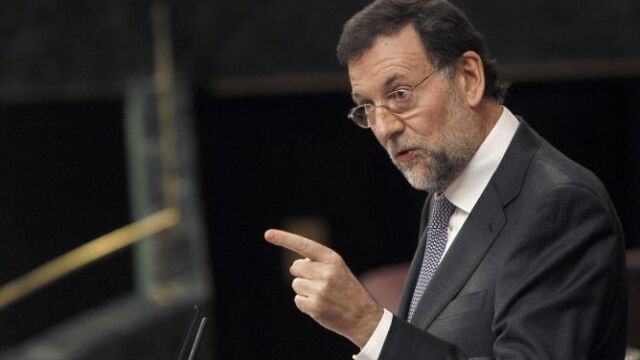 Moncloa ve al PSOE tras el «bulo» de que Rajoy infló el déficit
