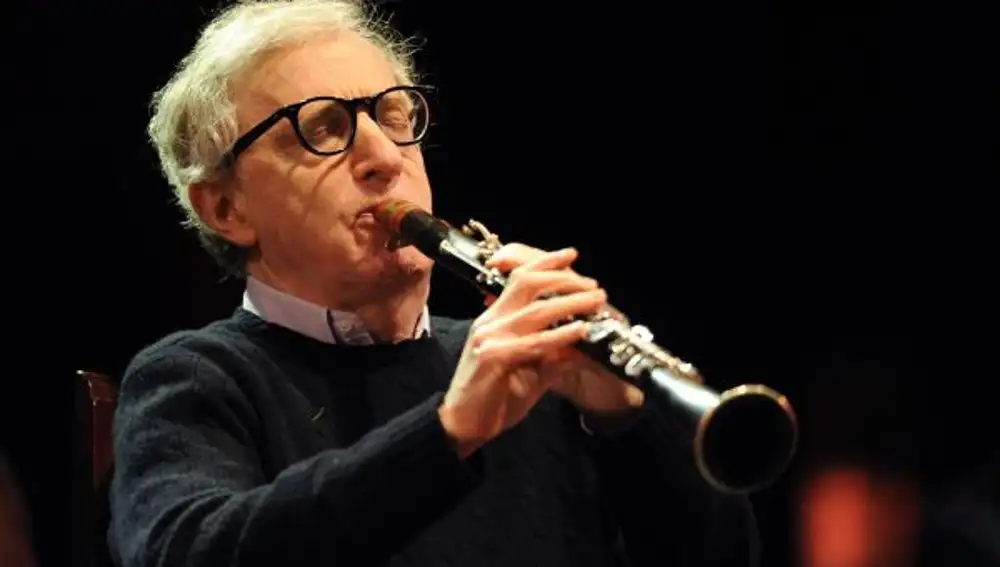 El «horrible» músico Woody Allen abre el Niemeyer ante 10.000 espectadores