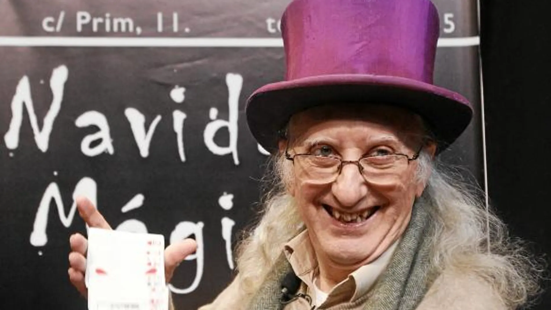 «Las cartas son una metáfora del mundo, de la vida: hay familias, palos, poder, colores, ciencia, adivinación...»