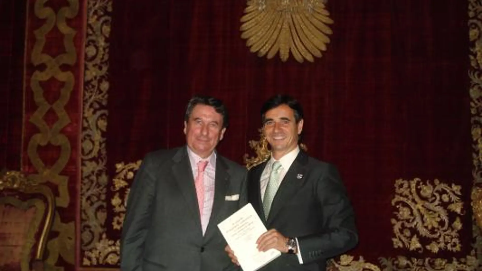 El embajador de España, Francisco Vázquez y Domingo Bello Janeiro, catedrático de derecho civil de la Universidad de La Coruña