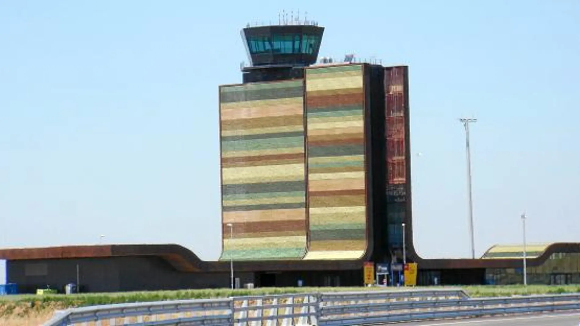 El aeropuerto de Alguaire fue inaugurado el 17 de enero del pasado año
