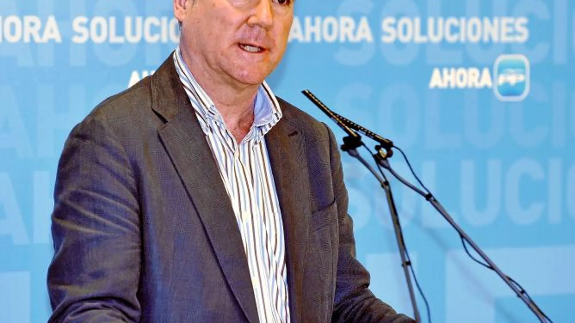El presidente de la Comunidad, Ramón Luis Valcárcel, se ha convertido en uno de los principales valedores del trazado por el litoral español para que la infraestructura conecte con Francia