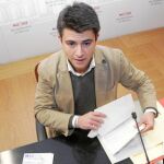 El portavoz adjunto del Grupo municipal Popular insta al líder de IU a dar explicaciones por el «enchufismo» y las irregularidades de la entidad