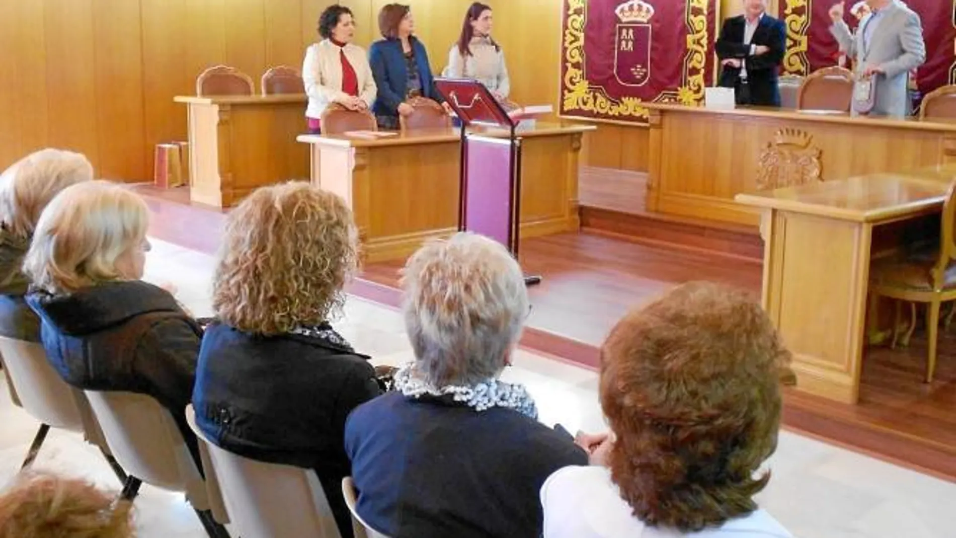 El reconocimiento a la tarea femenina inundará la Región