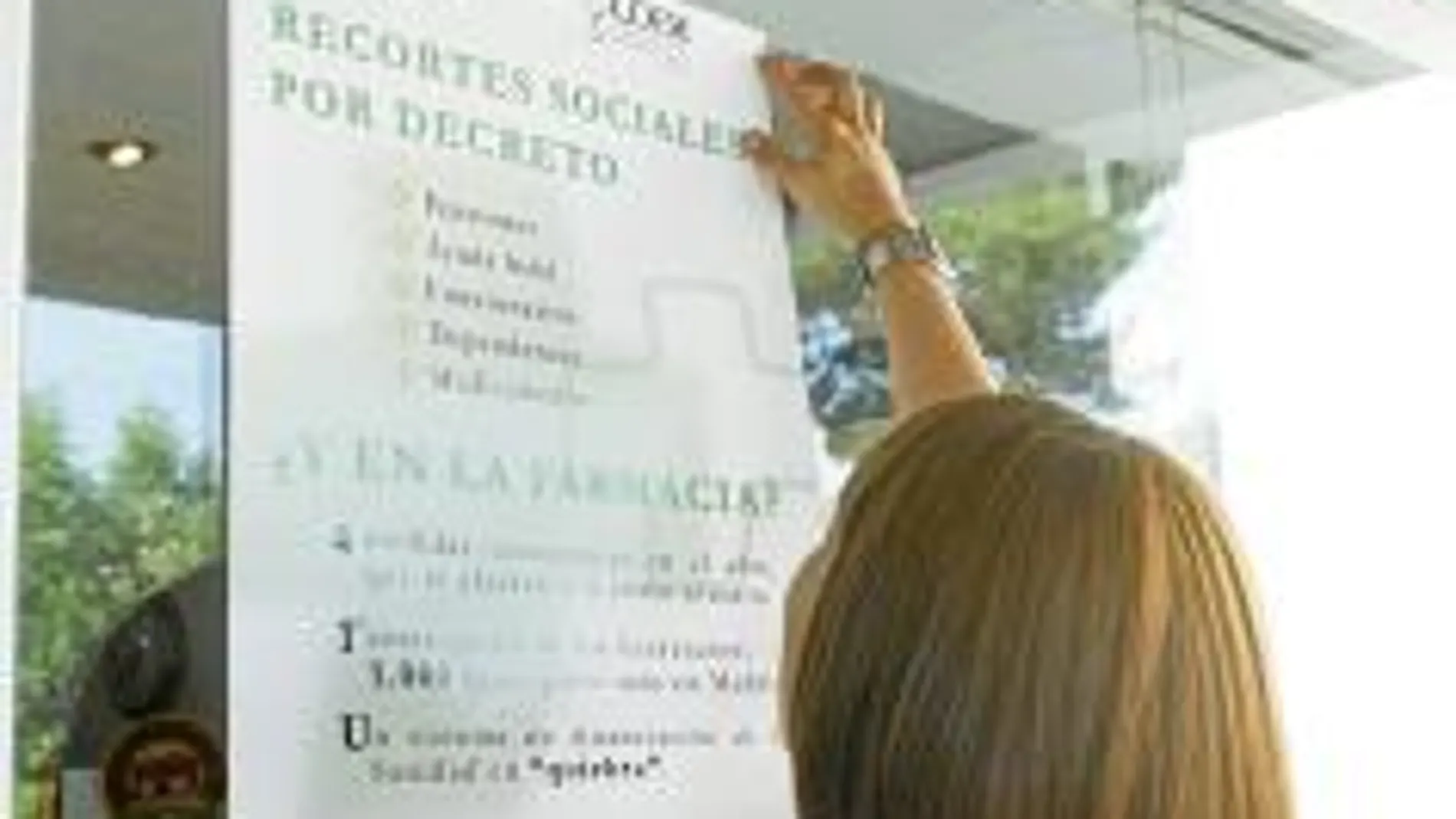El Gobierno levanta en armas a las farmacias