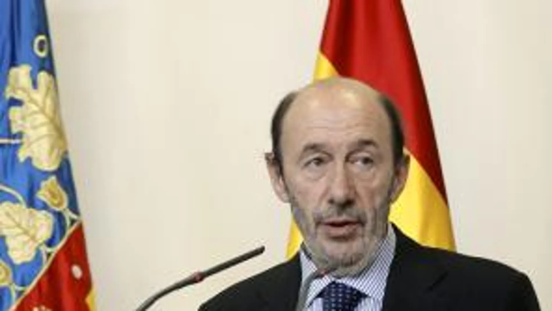 El Gobierno prepara un plan para acelerar la reestructuración de las cajas