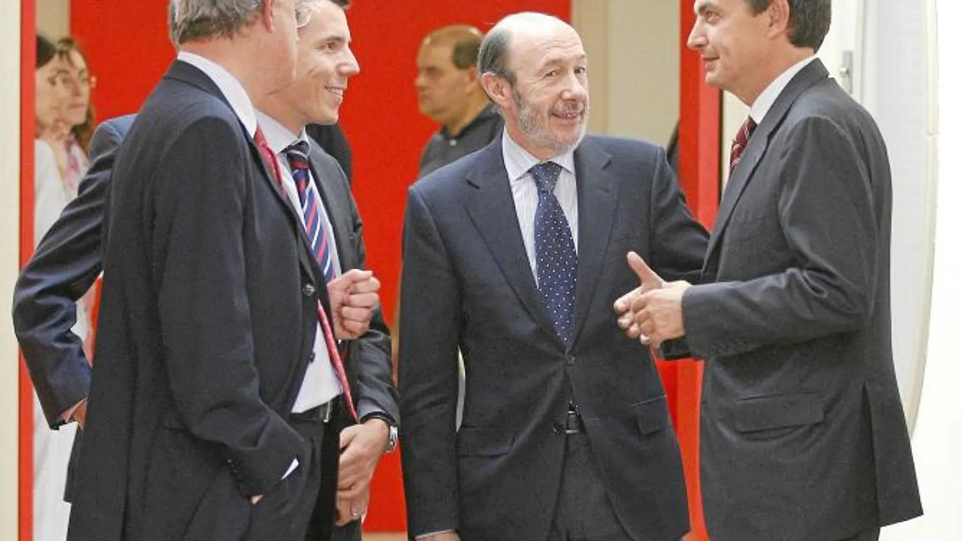 El presidente del Gobierno, José Luis Rodríguez Zapatero, con Alfredo Pérez Rubalcaba