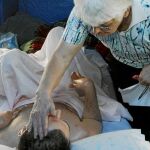 Juana y su hijo, en coma, cumplen hoy 373 días acampados en la plaza de Jacinto Benavente