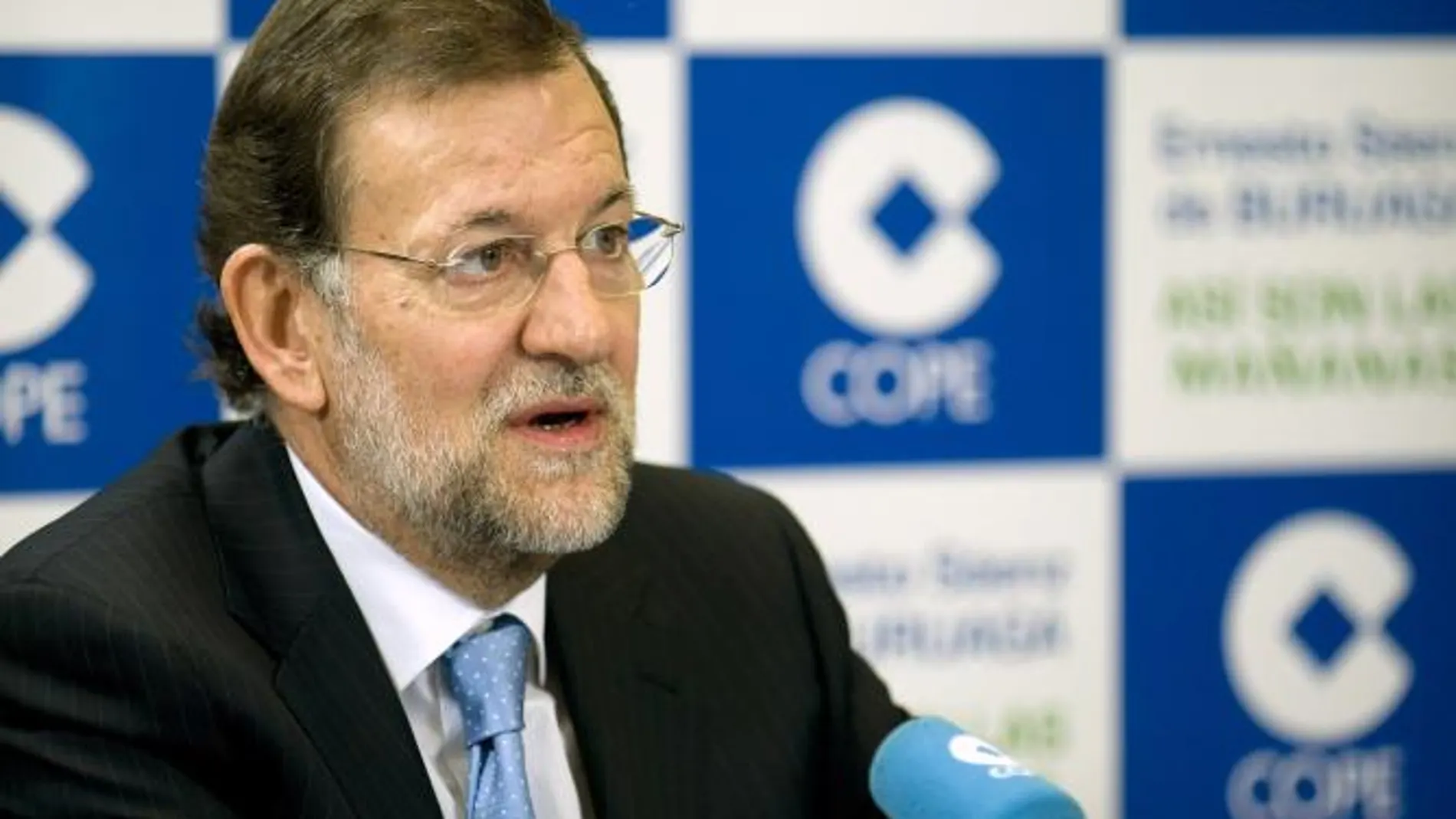 Mariano Rajoy, durante la entrevista que ofreció hoy en el programa "Así son las Mañanas"de la COPE que dirige Ernesto Sáenz de Buruaga.