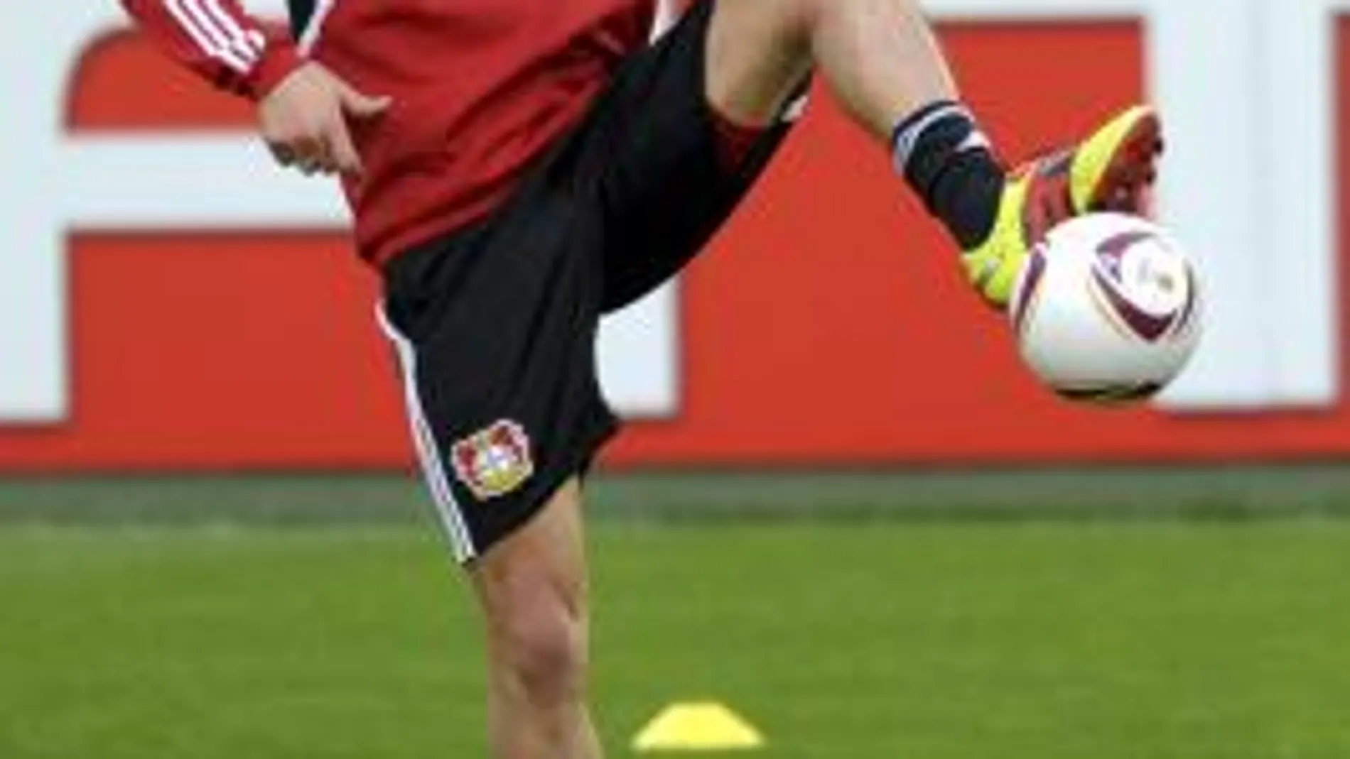 El centrocampista alemán del Leverkusen Michael Ballack