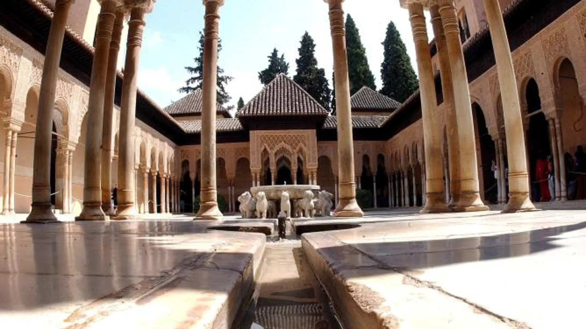 Vista del Patio de los Leones de la Alhambra