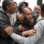 La Policía emplea gases lacrimógenos para dispersar a los manifestantes de Túnez