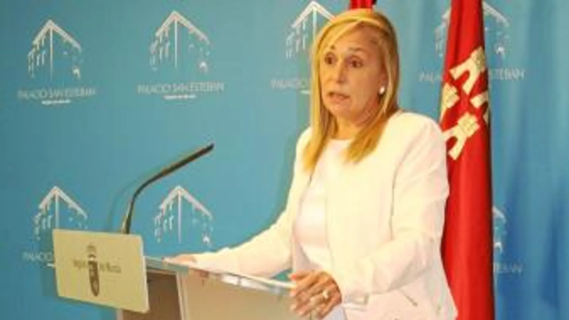 La portavoz de Gobierno regional, María Pedro Reverte, ayer durante la rueda de prensa que ofreció tras la celebración del Consejo de Gobierno