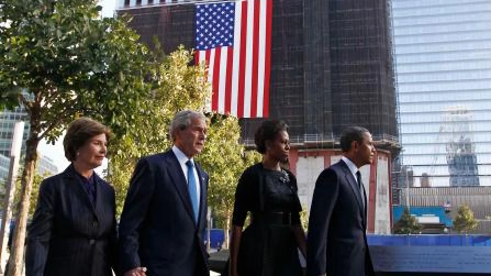Barack y Michelle Obama llegan junto a George W.y Laura Bush a la «zona cero»