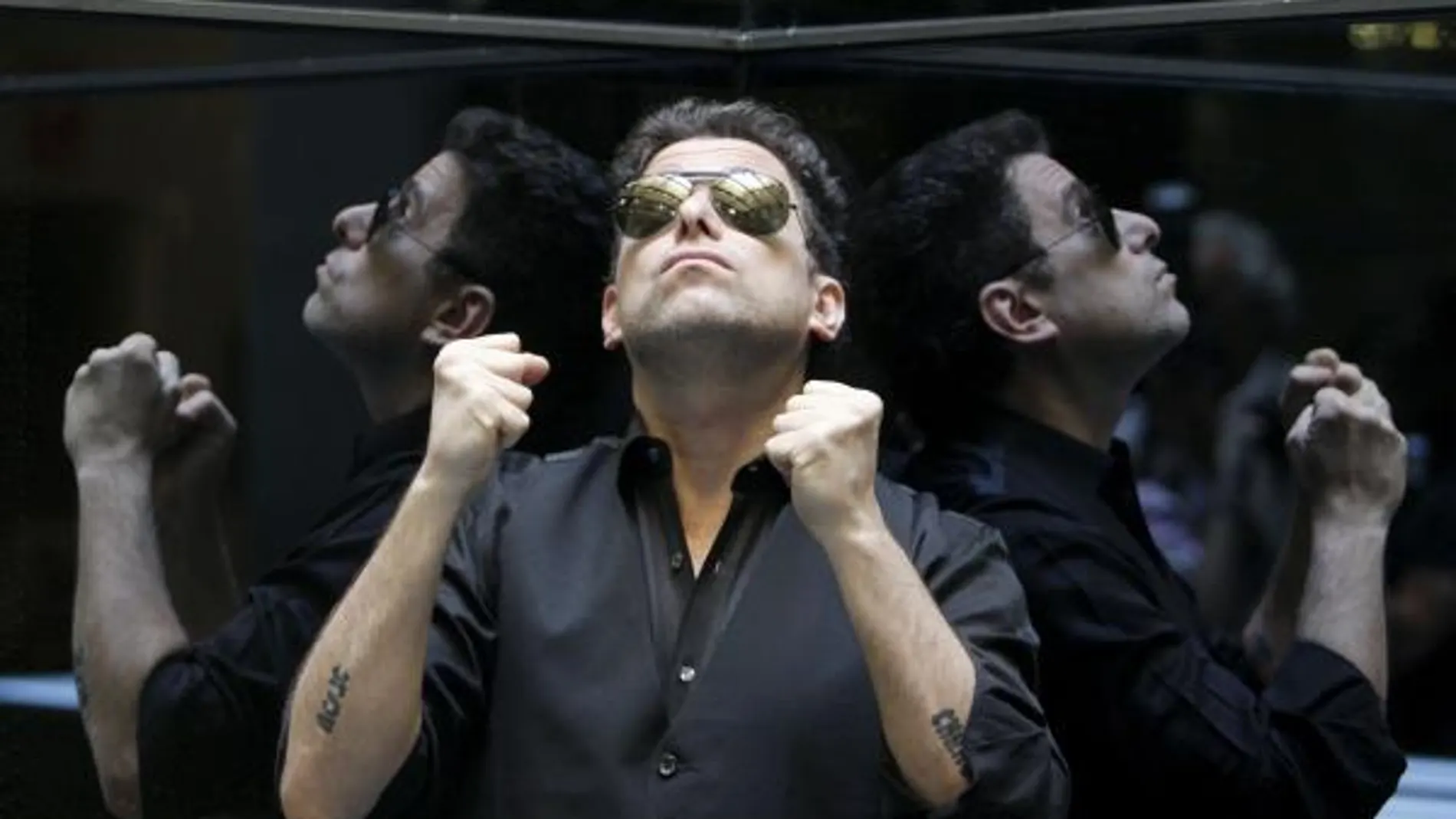 Calamaro carga contra todos en su blog