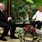 Moratinos se reunió con Raúl Castro la semana pasada