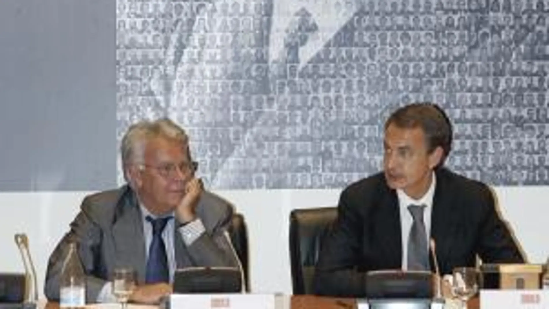Zapatero, a Felipe González: «No estamos depres»