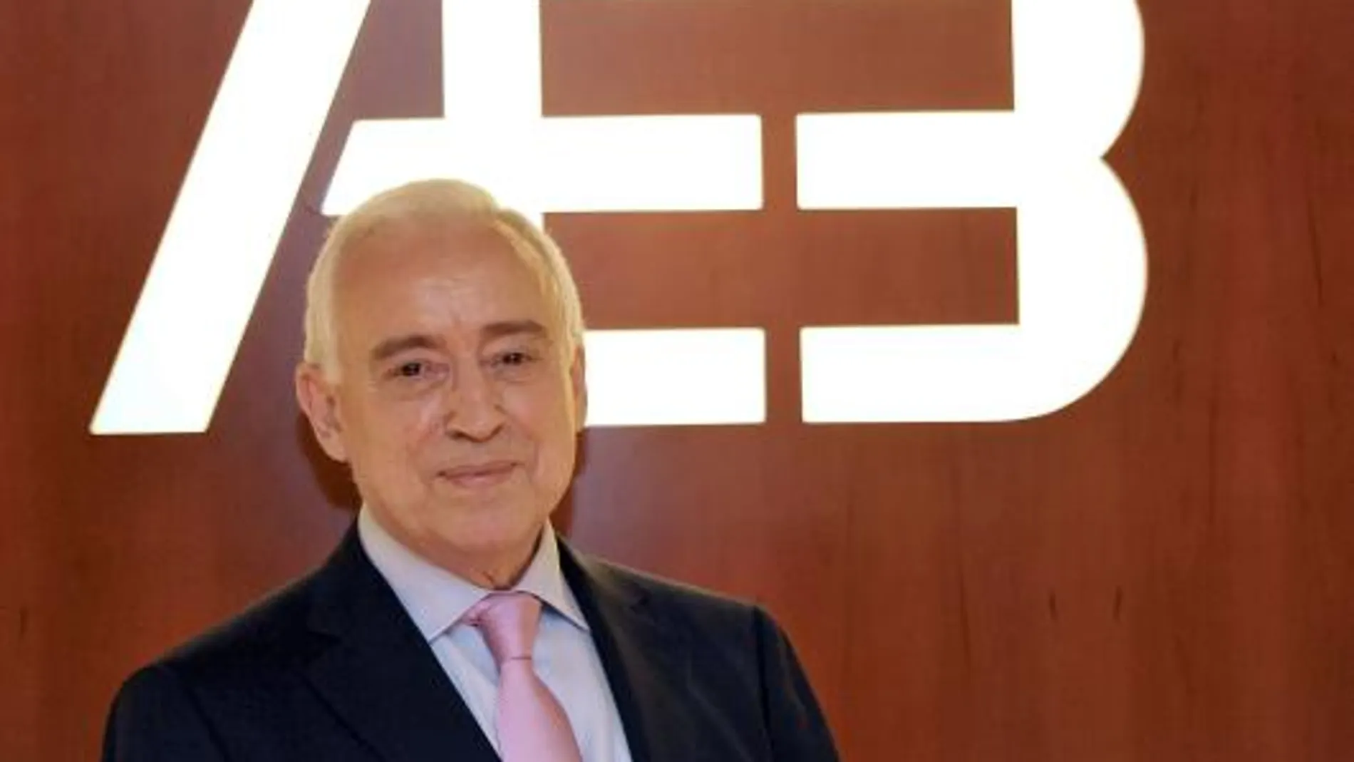 El presidente de la Asociación Española de Banca (AEB), Miguel Martín