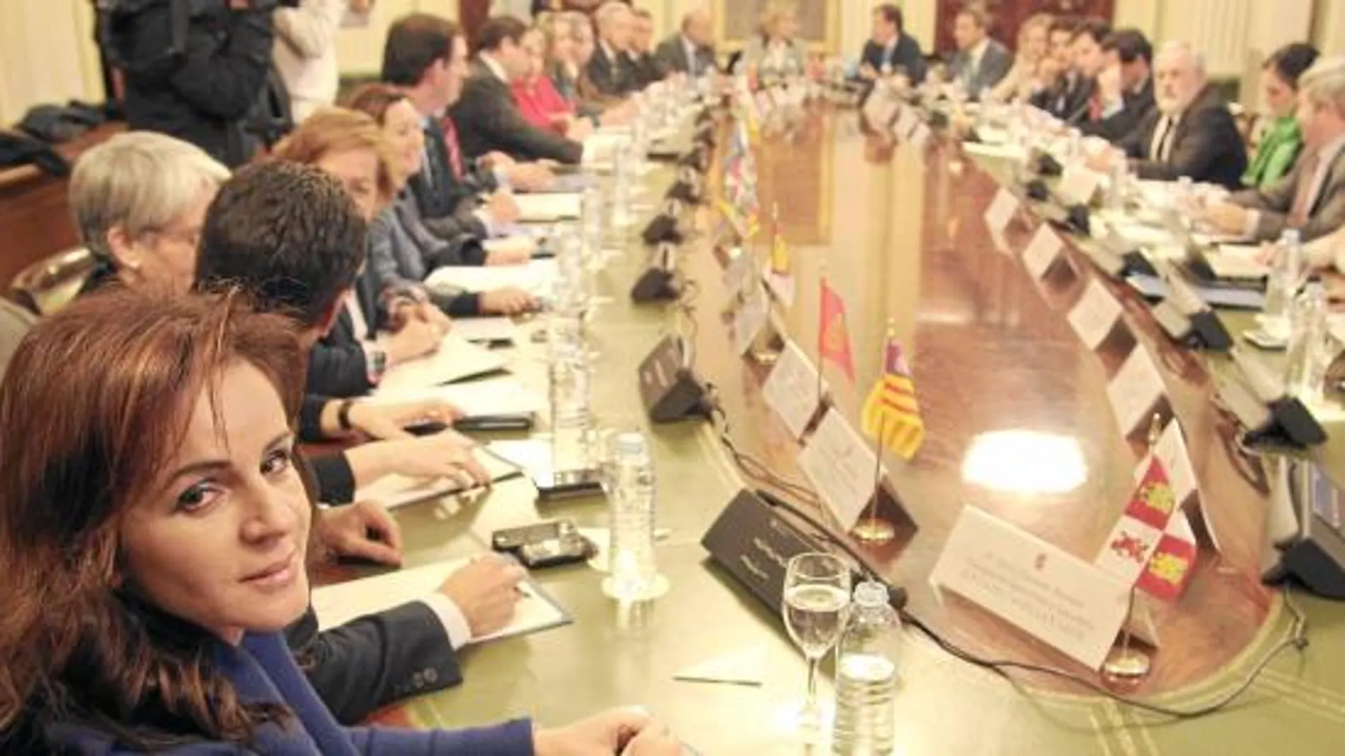 Silvia Clemente propone mantener las cuotas de leche y azúcar tras 2015
