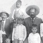 Pancho Villa, con sus hijos, con los que también era muy exigente