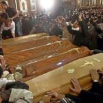 Funeral de algunos de los 21 cristianos coptos asesinados el 1 de enero en Alejandría con un coche-bomba