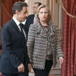 Más de 20 líderes mundiales debaten en París la intervención en Libia