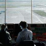Una juez de Madrid imputa a 16 controladores por la huelga de diciembre