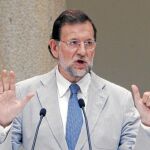 El presidente del PP, Mariano Rajoy, ayer, durante su intervención en un acto en Santiago de Compostela