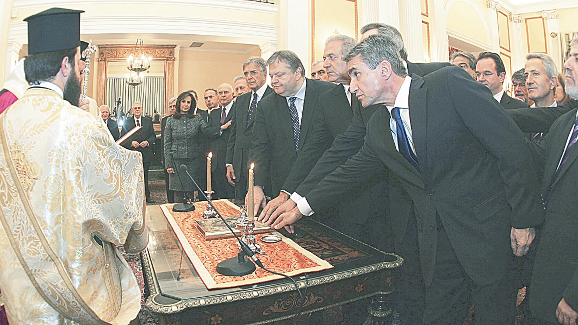 Un Gobierno de unidad para superar la crisis