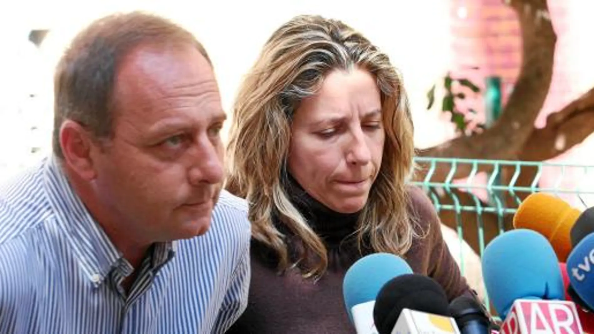 Antonio del Castillo y Eva Casanueva, hundidos poco después de conocer la sentencia del «El Cuco» sobre la muerte de su hija