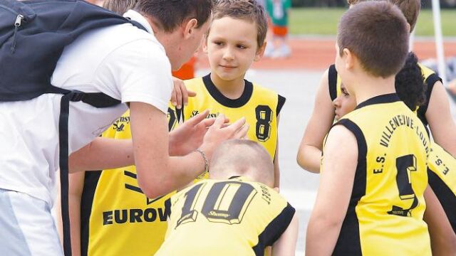La actividad deportiva escolar concentra al mayor número de entrenadores en nuestro país